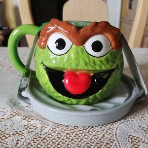 Sesame Street Oscar the Grouch oversized green mug and cookie plate